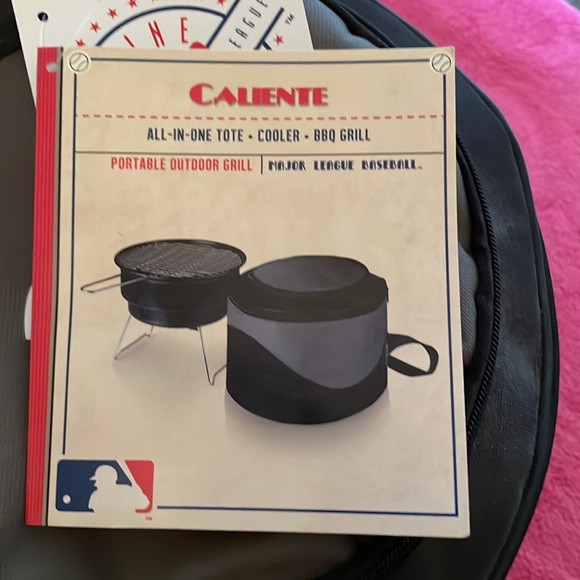 Grill and cooler combo - Picture 2 of 5